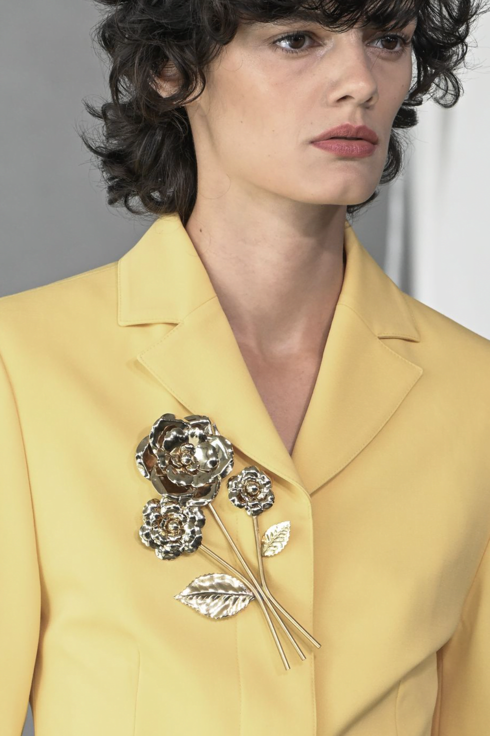 a person wearing a yellow shirt a person wearing a yellow shirt